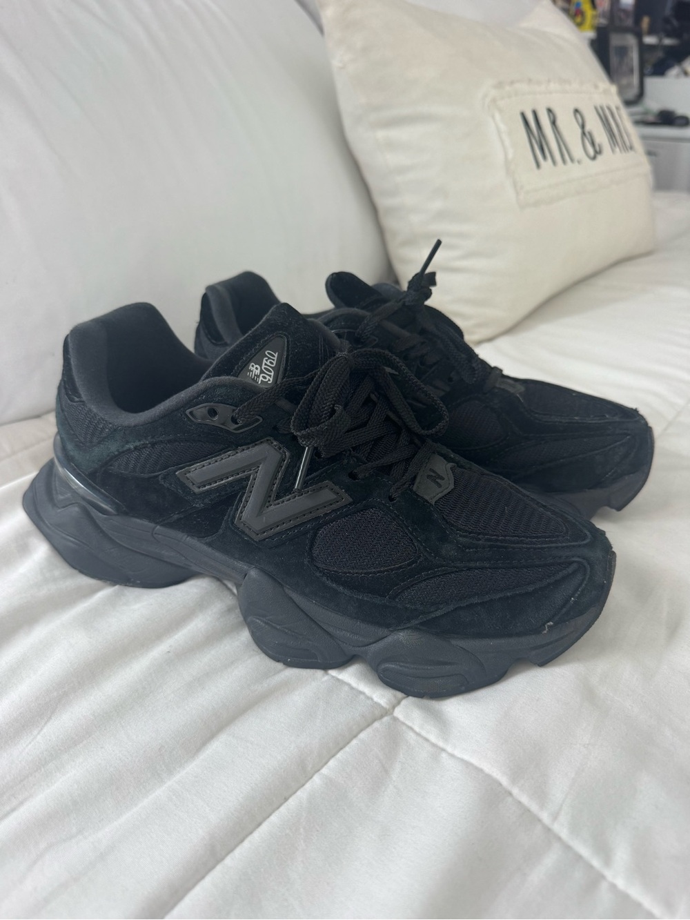 New Balance Women's Black Chunky Lace-Up Sneakers